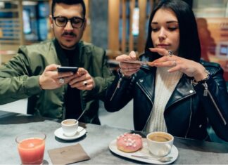 La publicidad de los influencers funciona gracias a las neuronas espejo que generan empatía y deseos de imitación del producto que promocionan.