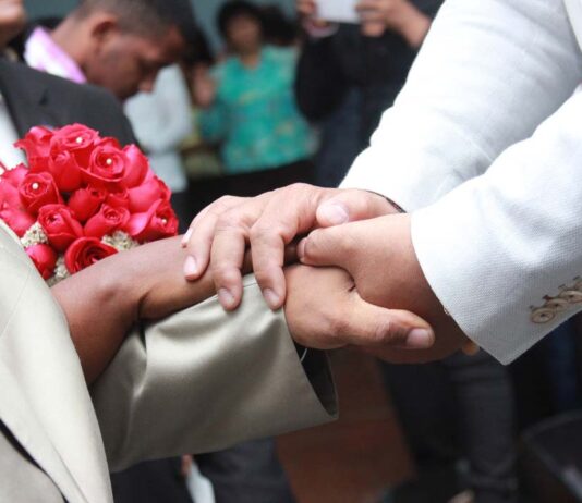 These Wedding Photos Are Beautiful From Every Angle