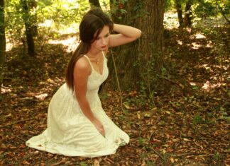 Our Guide to Writing Your Own Vows